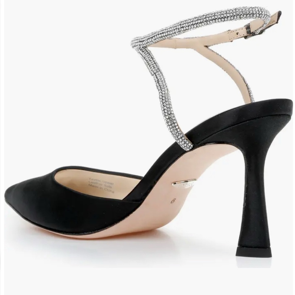Badgley Mischka Kamilah Black Satin Crystal
Ankle Strap Pumps NIBox Size 7 - Picture 2 of 13